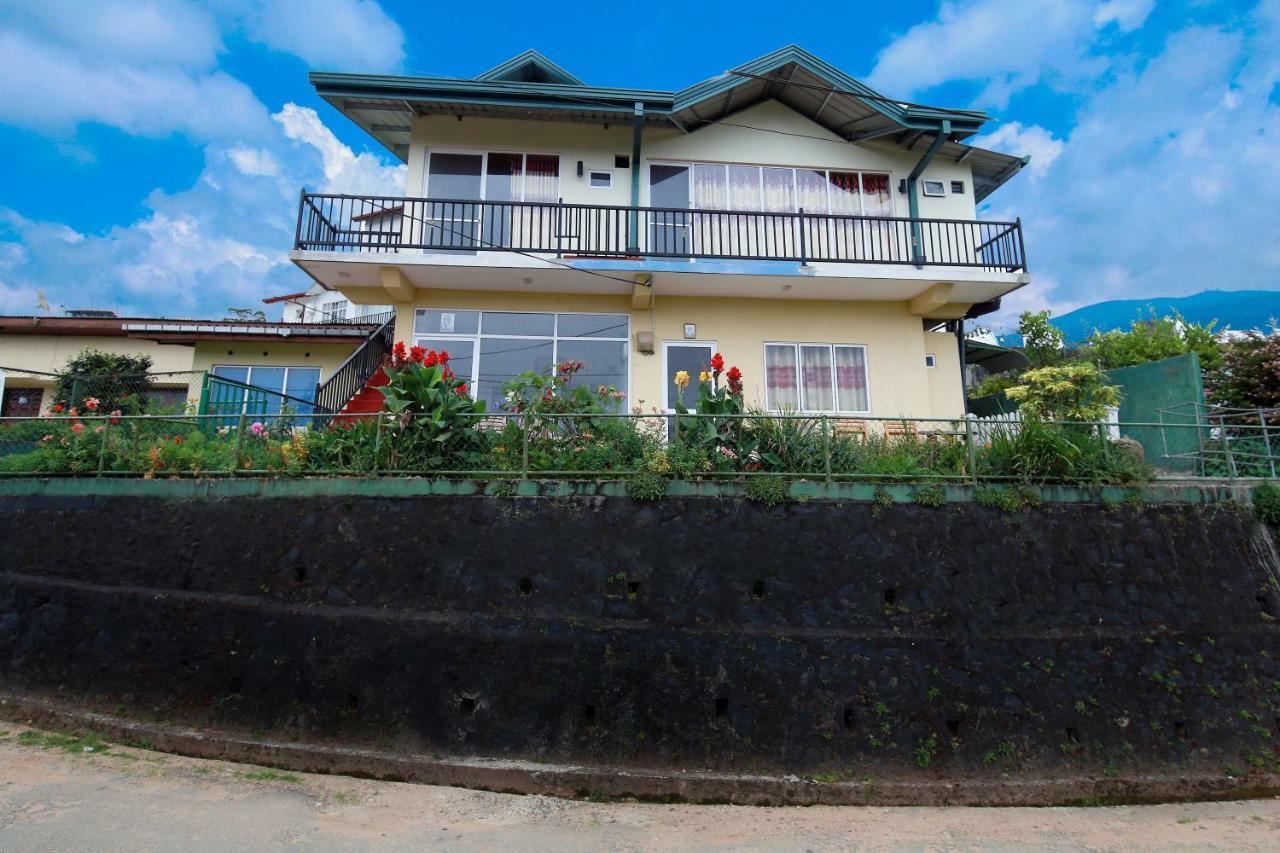 Hotel Gregory Hills à Nuwara Eliya Extérieur photo